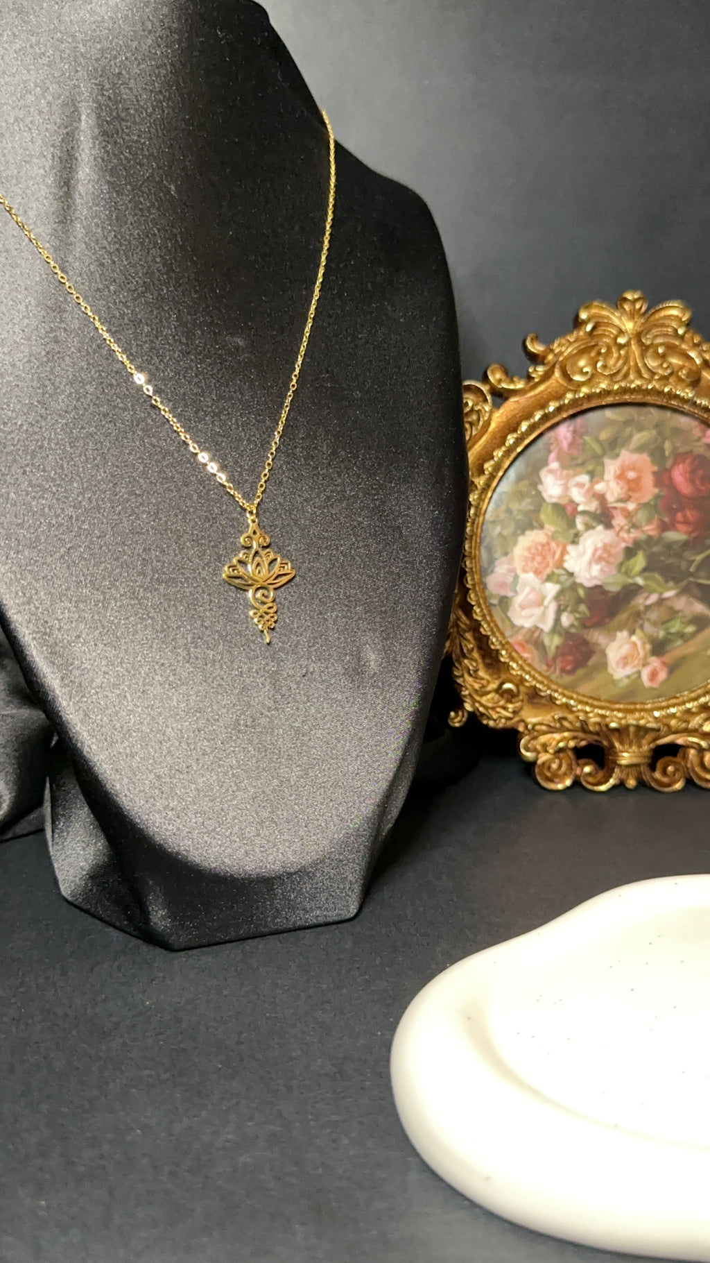 Collier Lotus Unalome – Éveil et harmonie