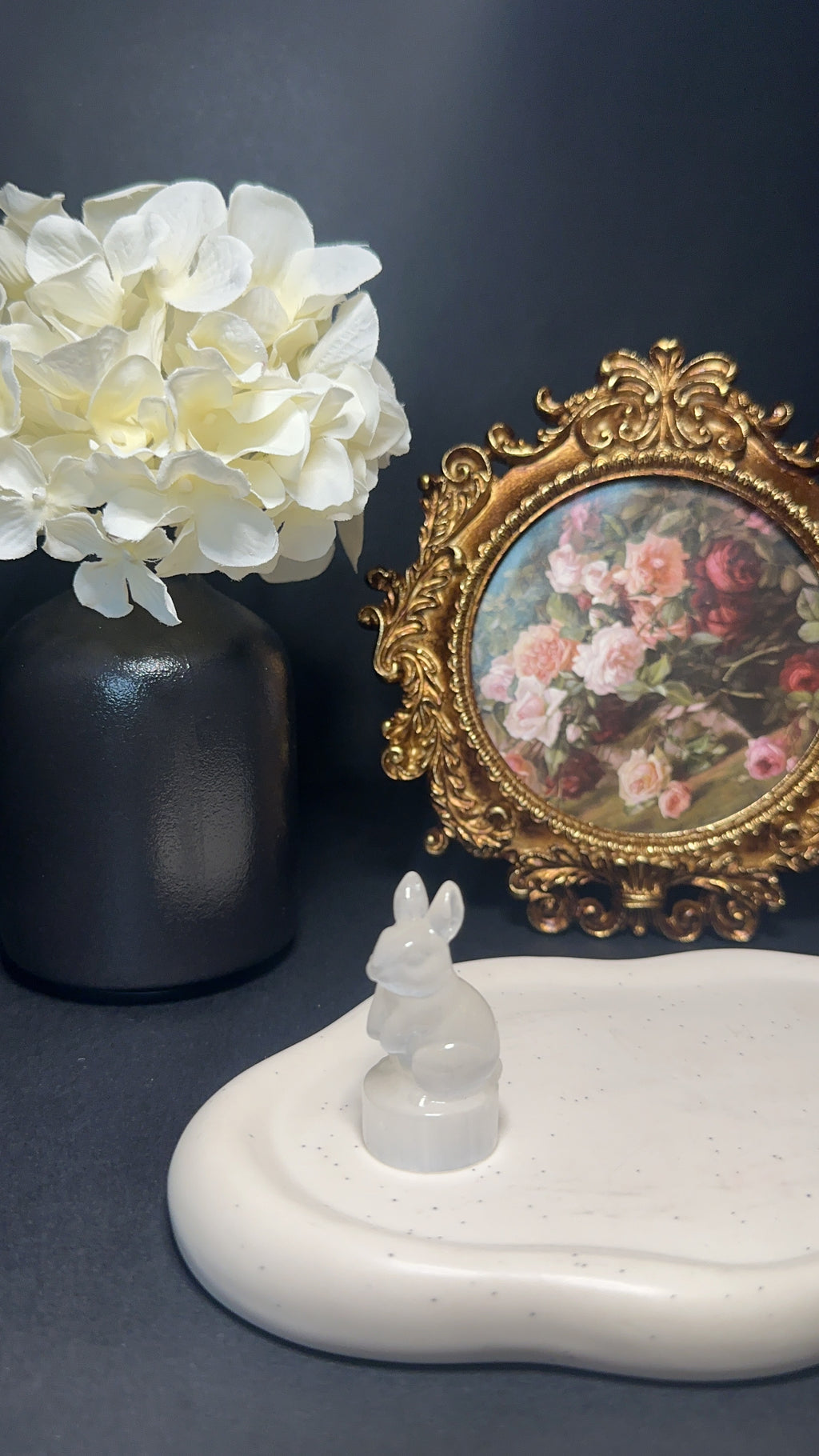 Lapin sélénite – Pureté, apaisement & lumière intérieure