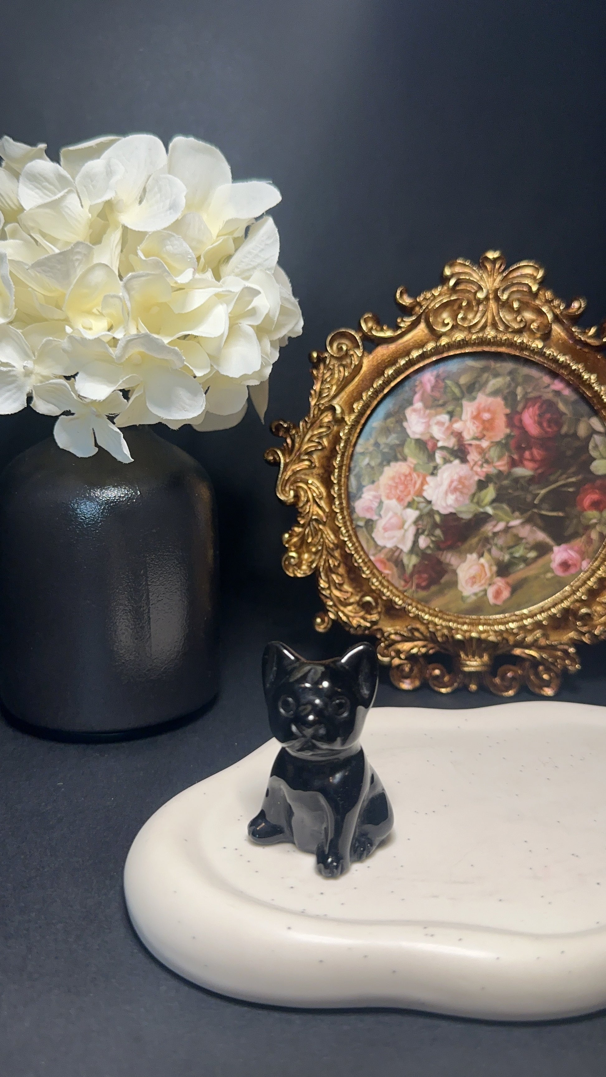 Bouledogue obsidienne noire – Protection, loyauté & force