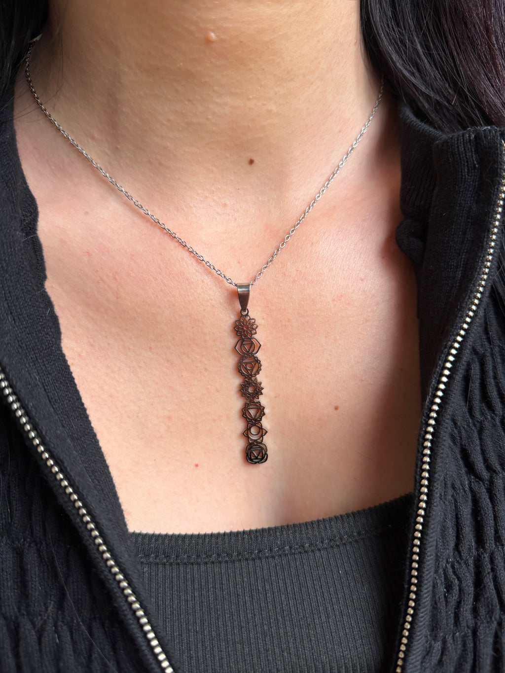 Collier “Alignement Sacré” – Harmonie des 7 Chakras
