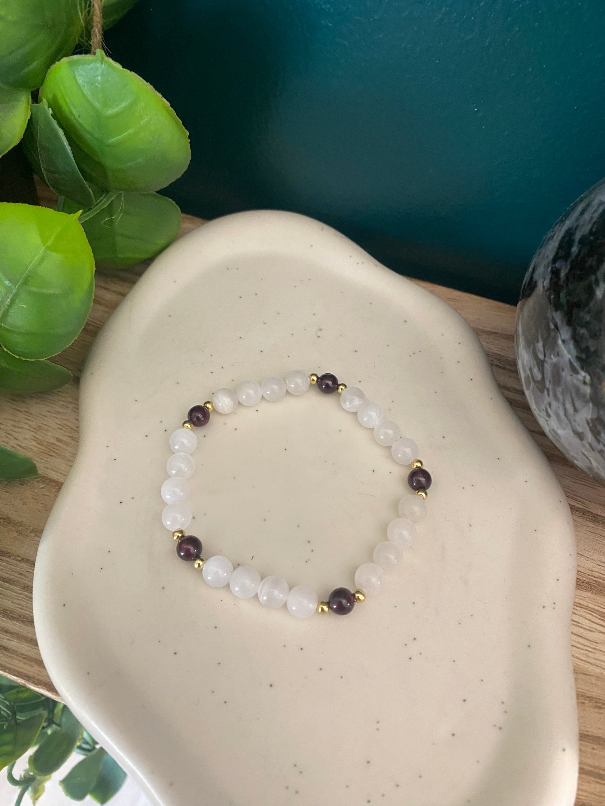 Bracelet Calcite blanche & Grenat Rouge Douceur, Vitalité, Passion