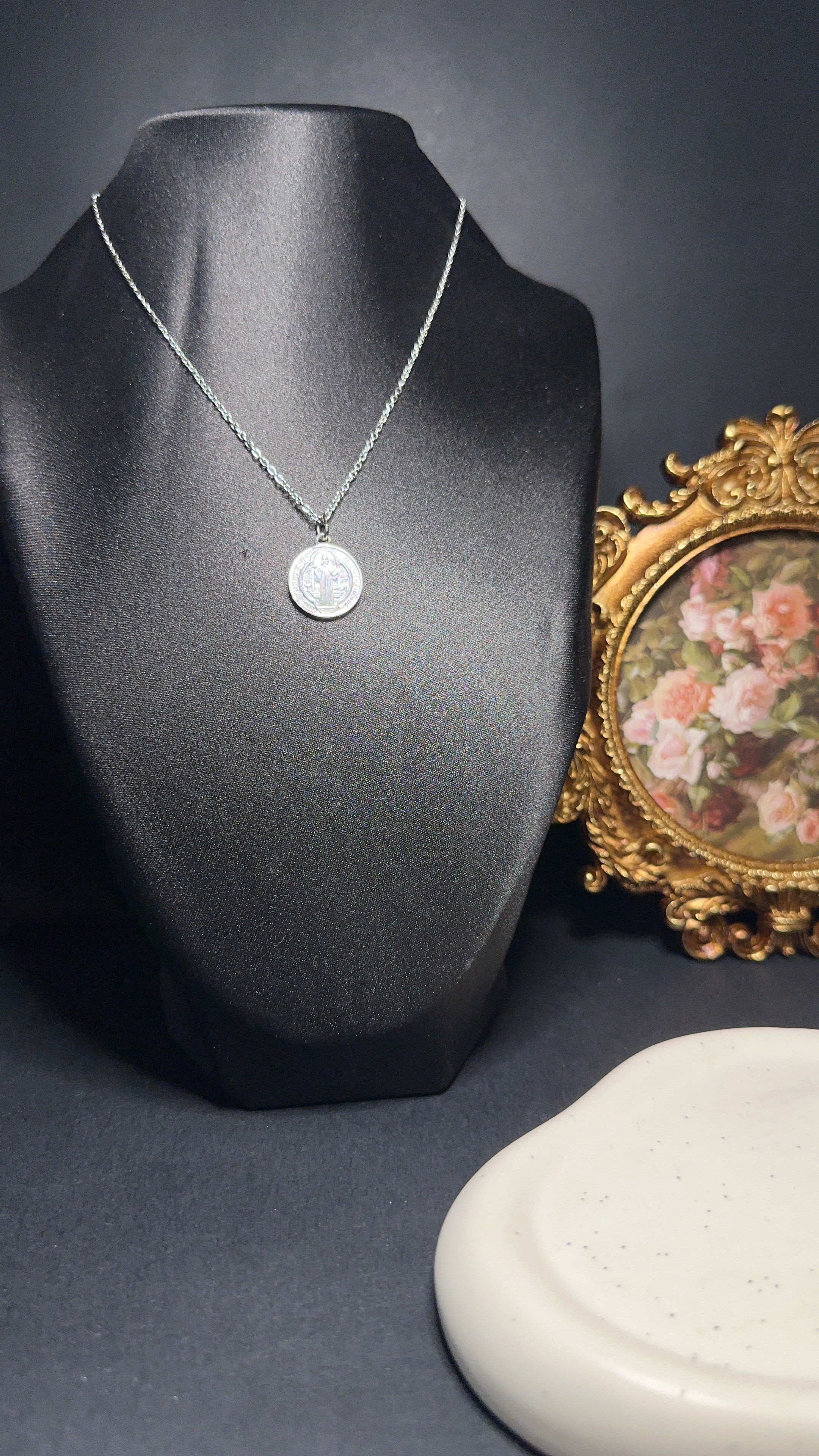 Collier Médaille de Saint Benoît – Protection, Force & Réalisation de Soi
