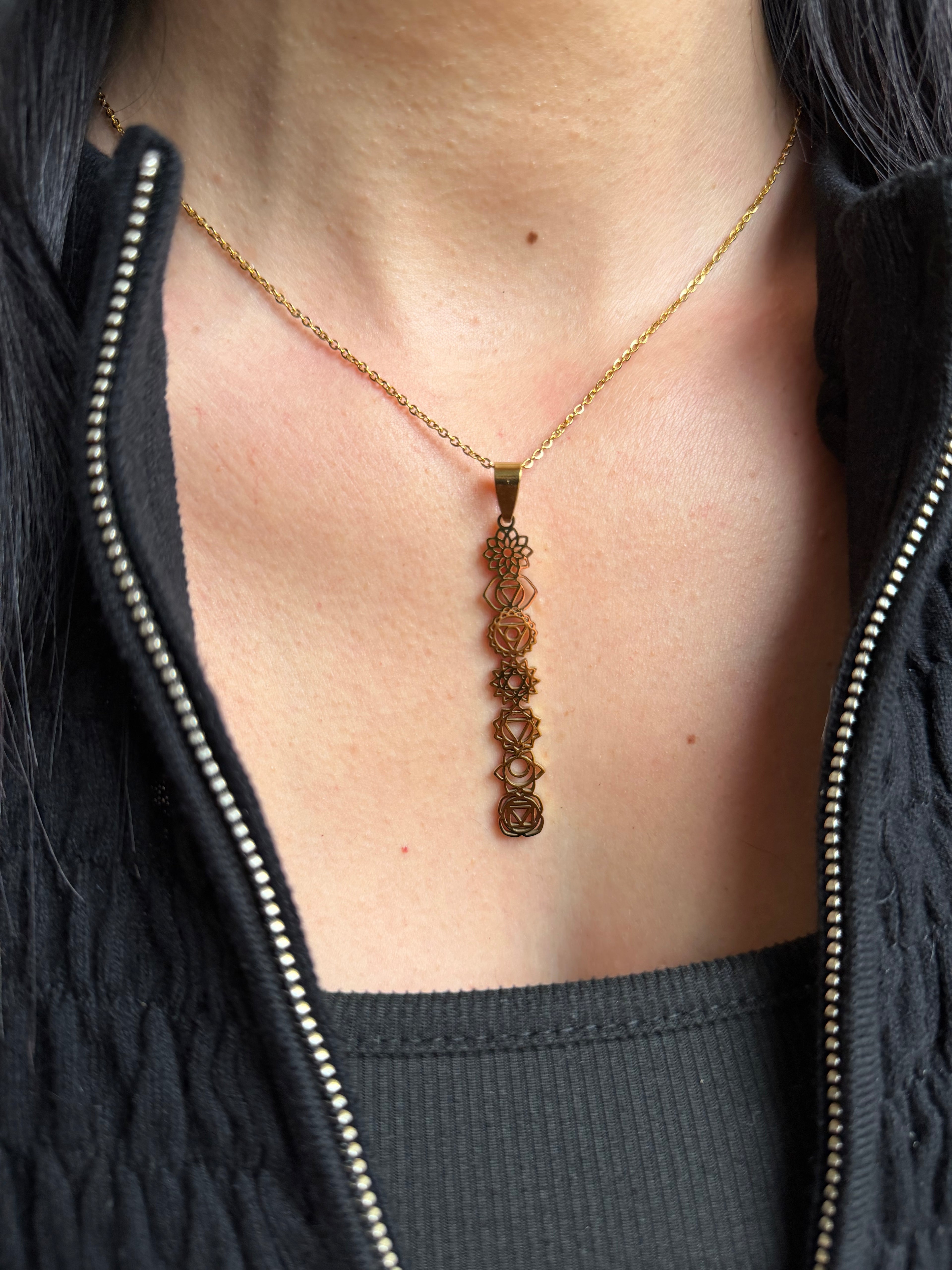 Collier “Alignement Sacré” – Harmonie des 7 Chakras