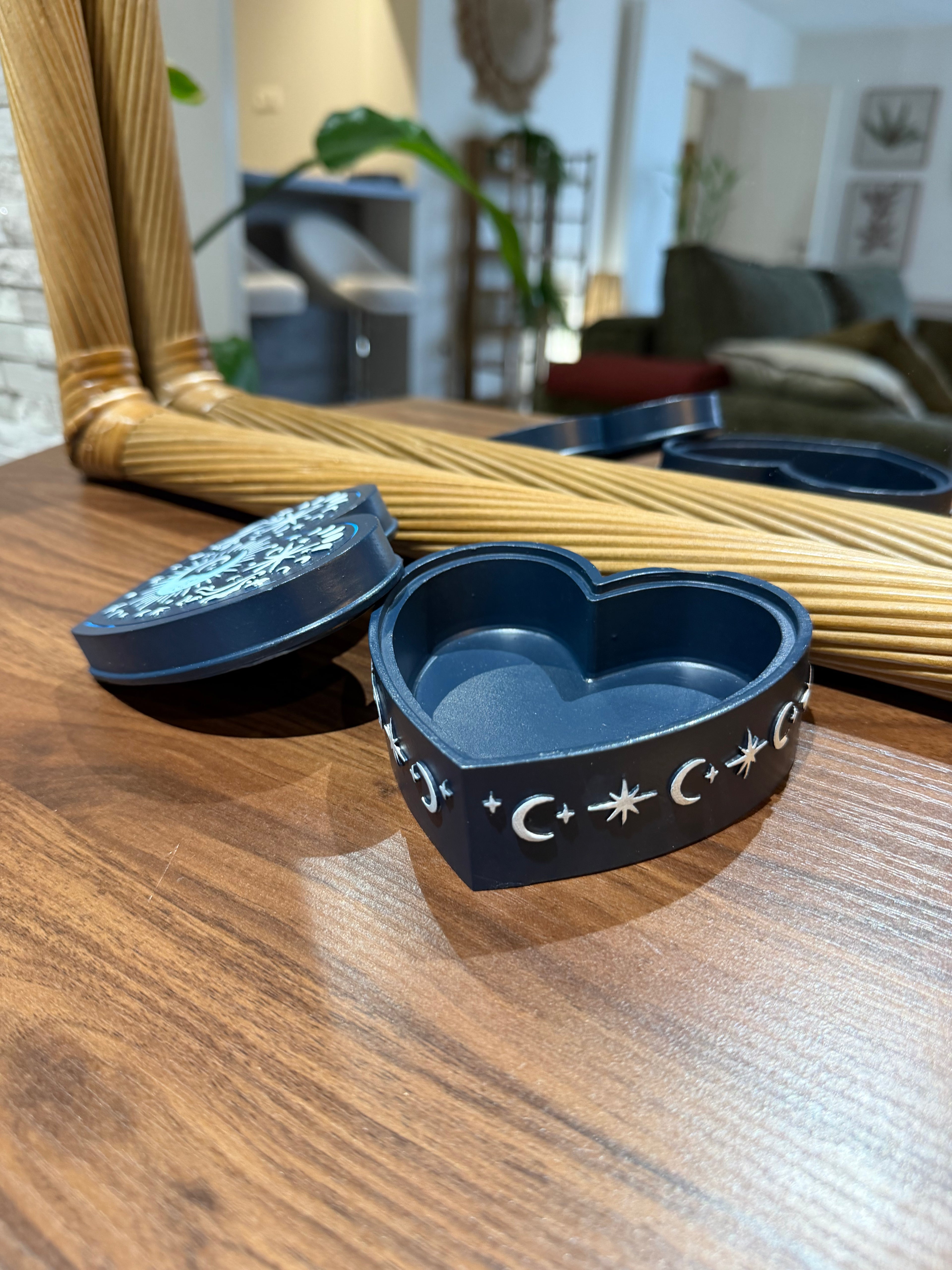 Boîte Cœur Céleste – Résine Lune & Étoiles