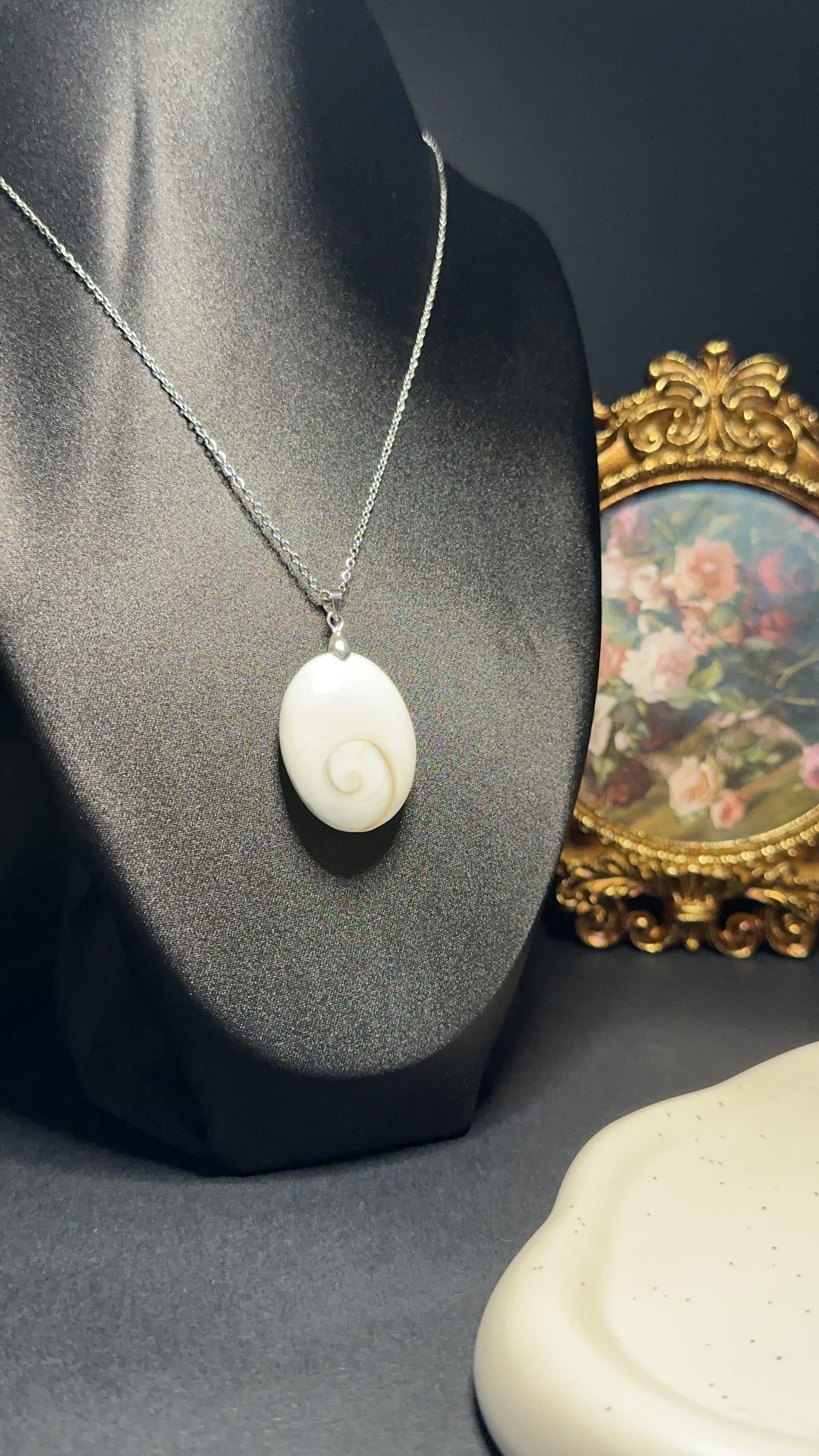 Collier Oeil de Lucie