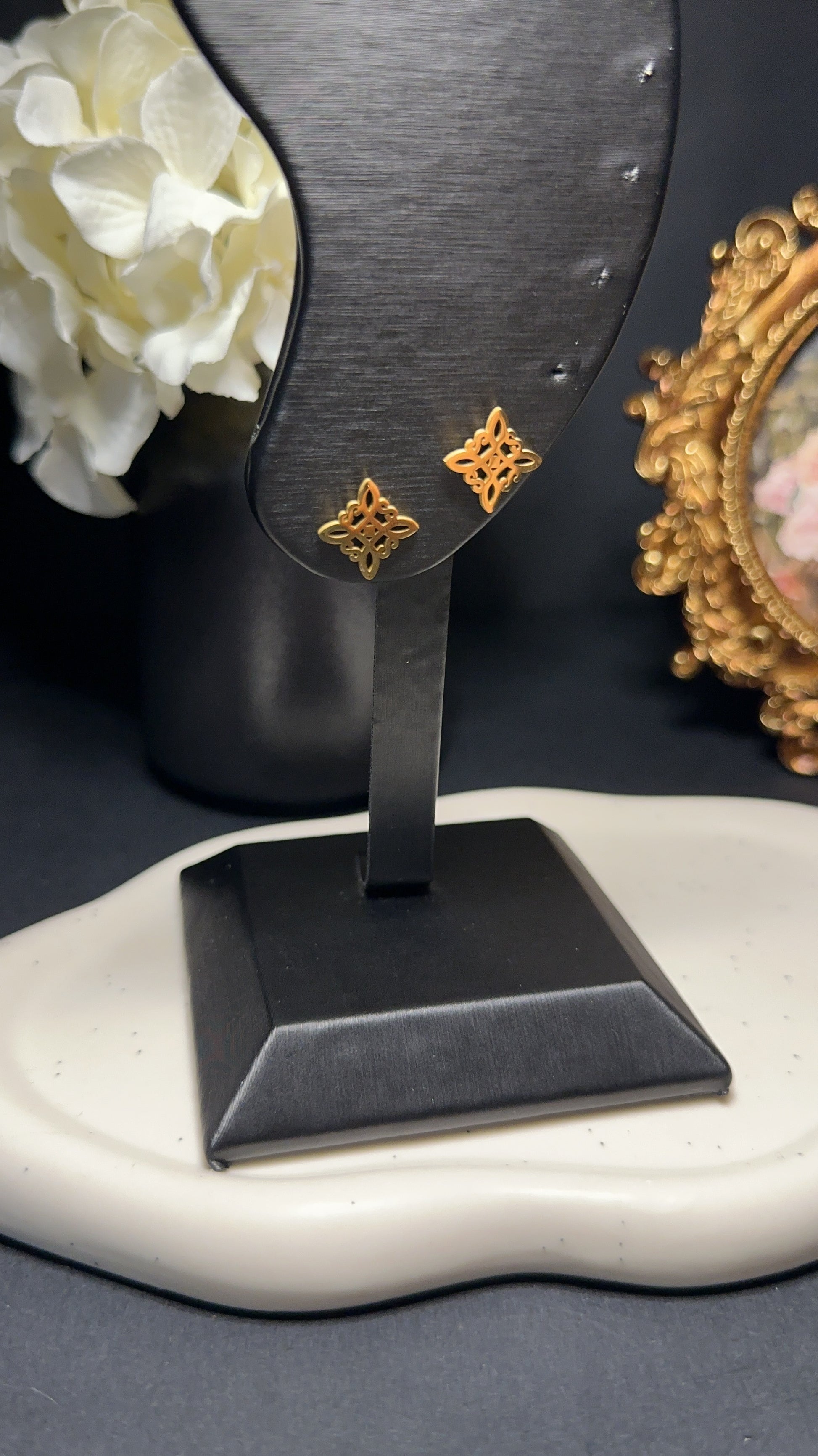 Boucle d'oreille "Noeud de sorcière du temps" - Protection