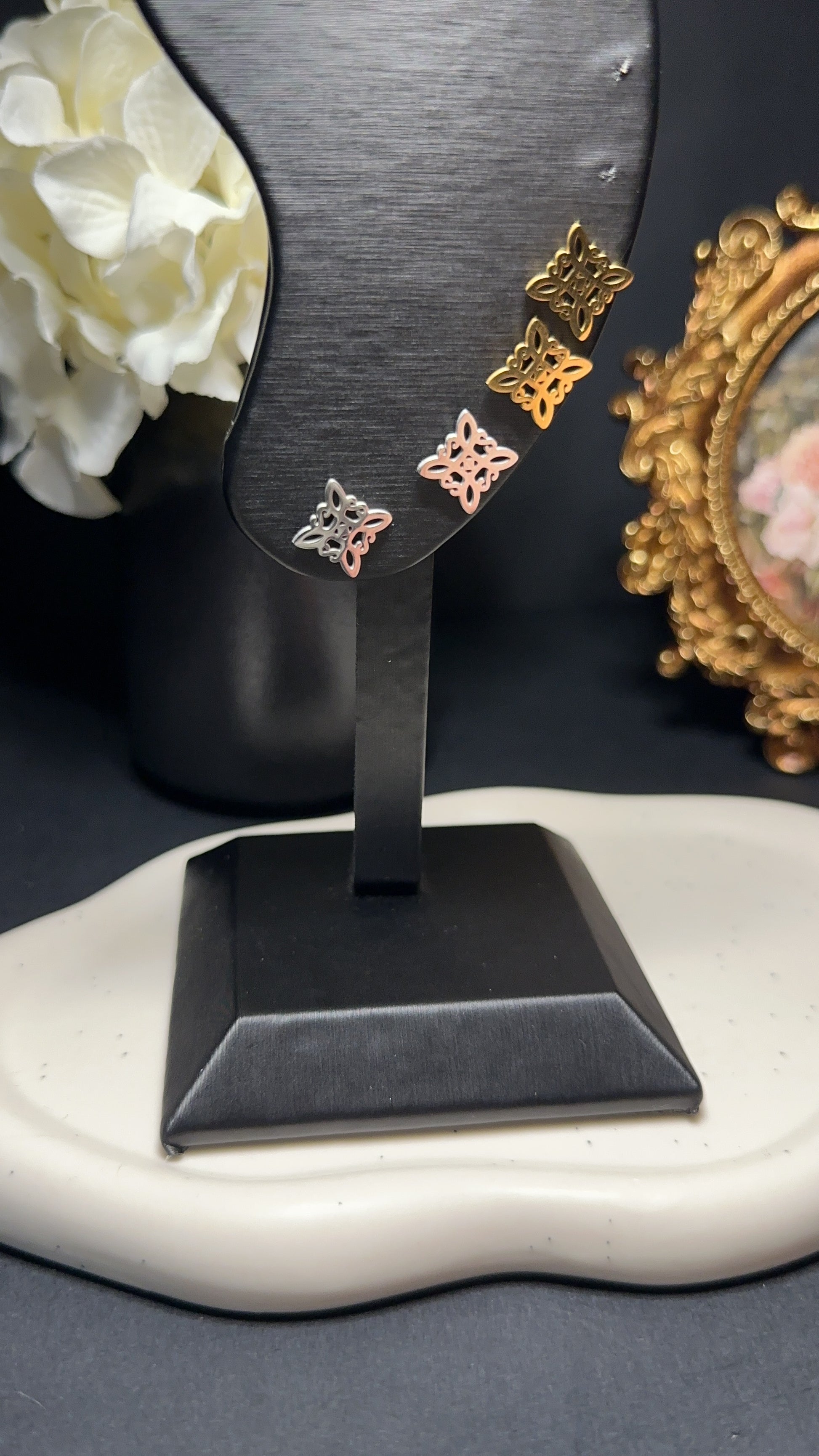 Boucle d'oreille "Noeud de sorcière du temps" - Protection