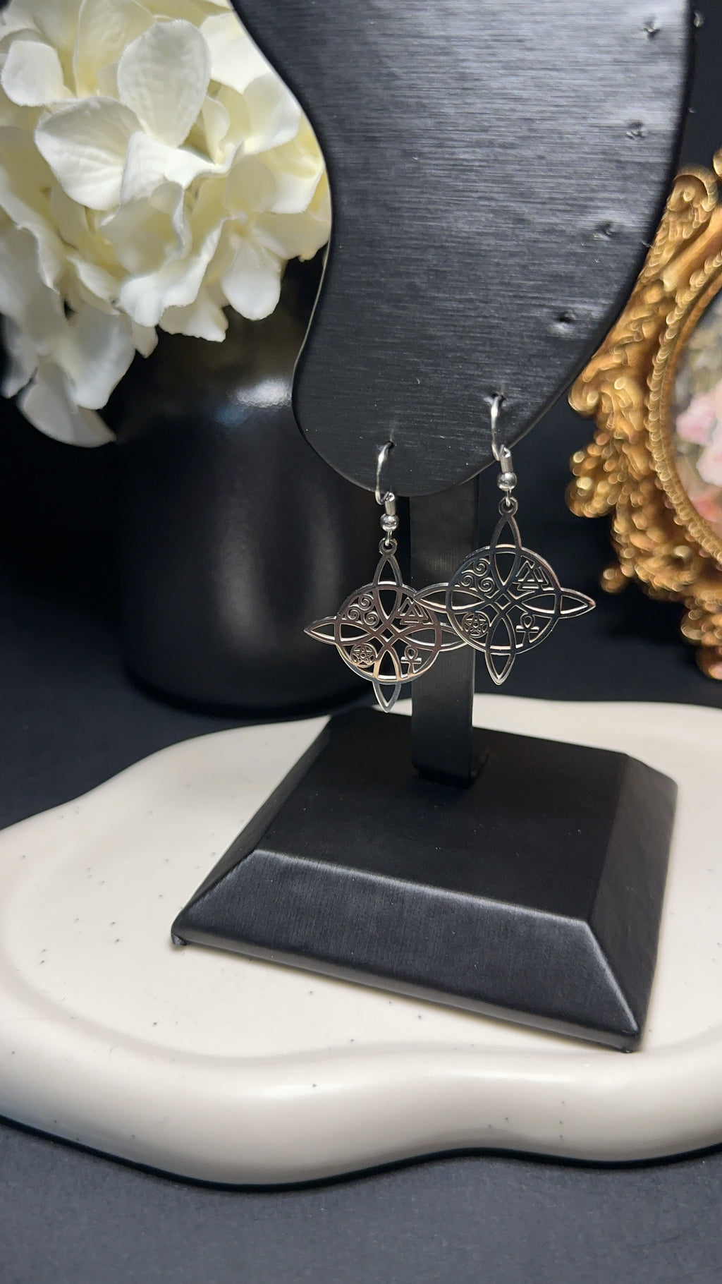 Boucle d'oreille - Nouage de protection