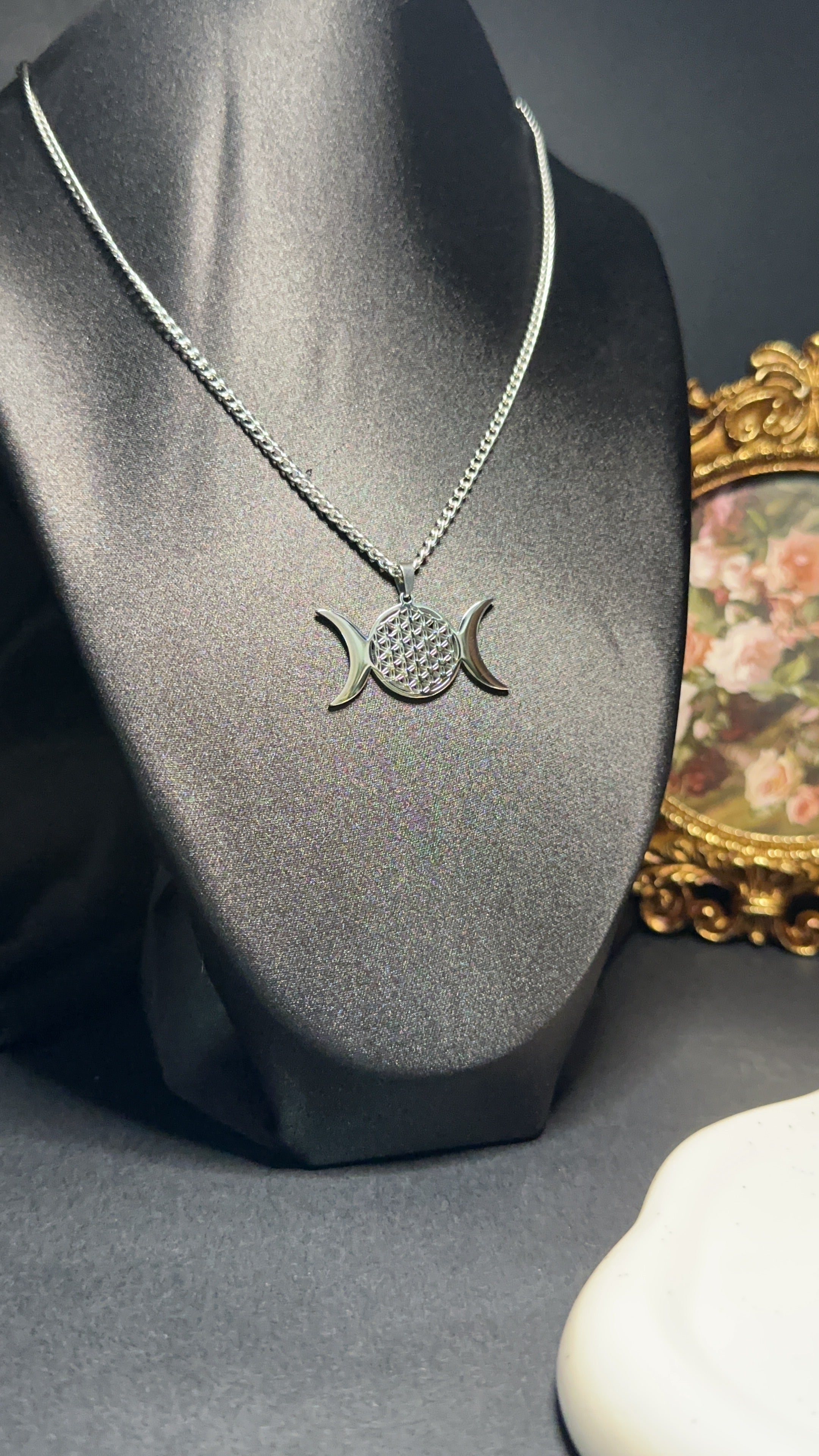 Collier fleur de nuit