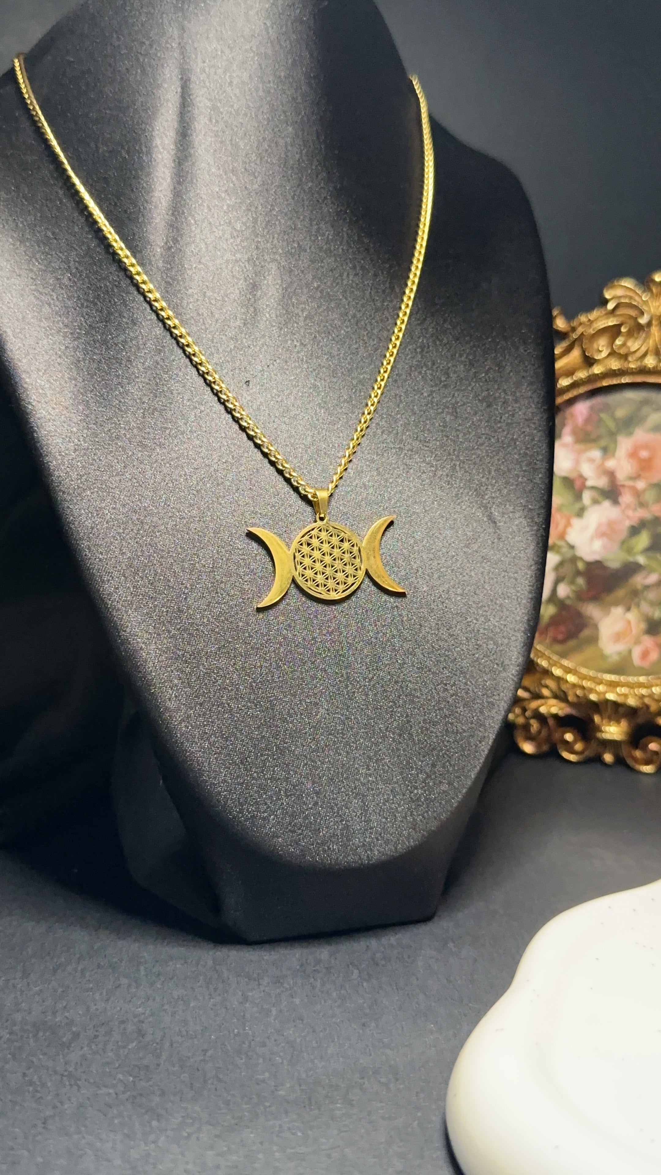 Collier fleur de nuit