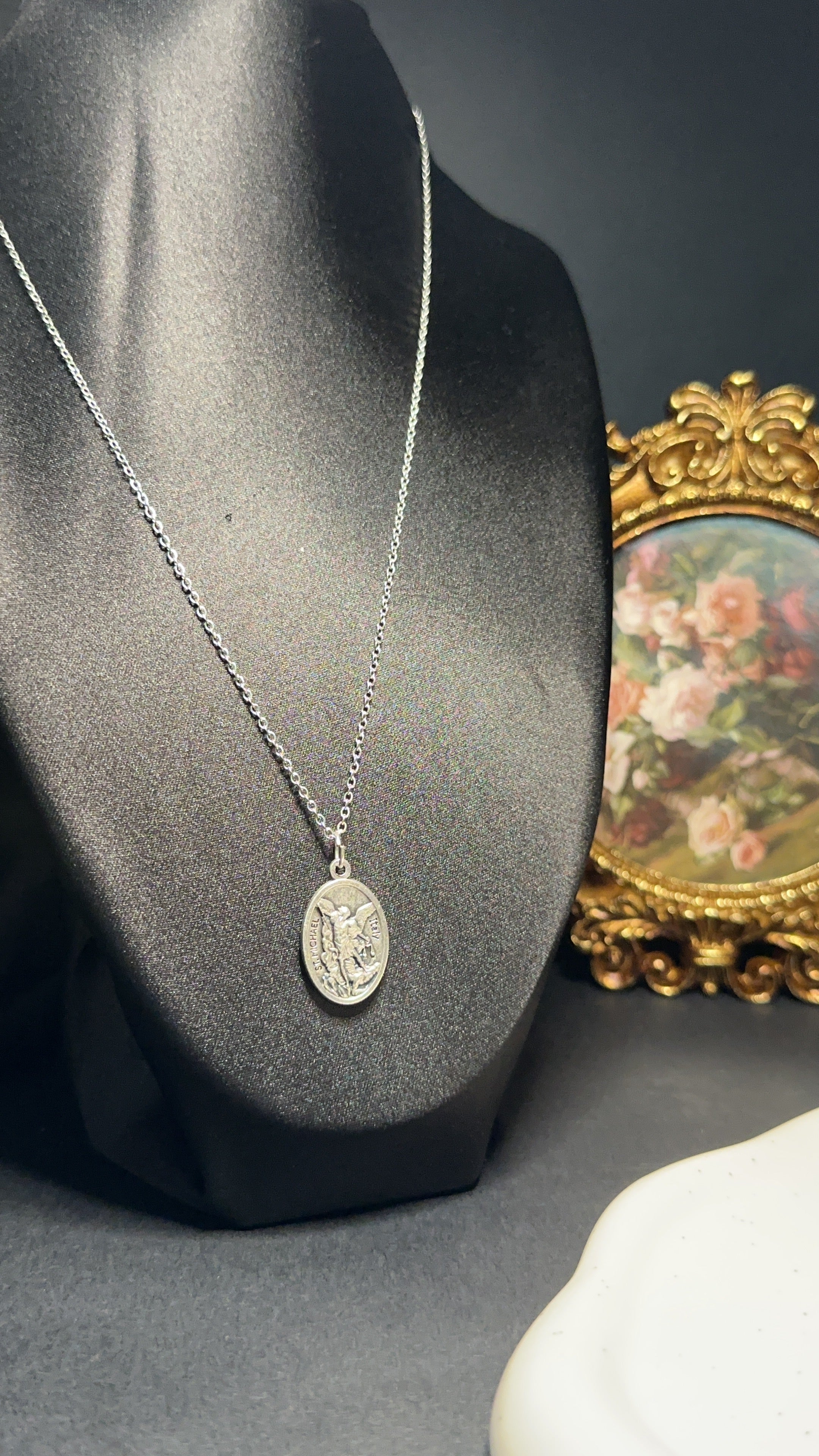 Collier avec la Médaille de l’Archange Saint Michel – Protection, Force et Guidance