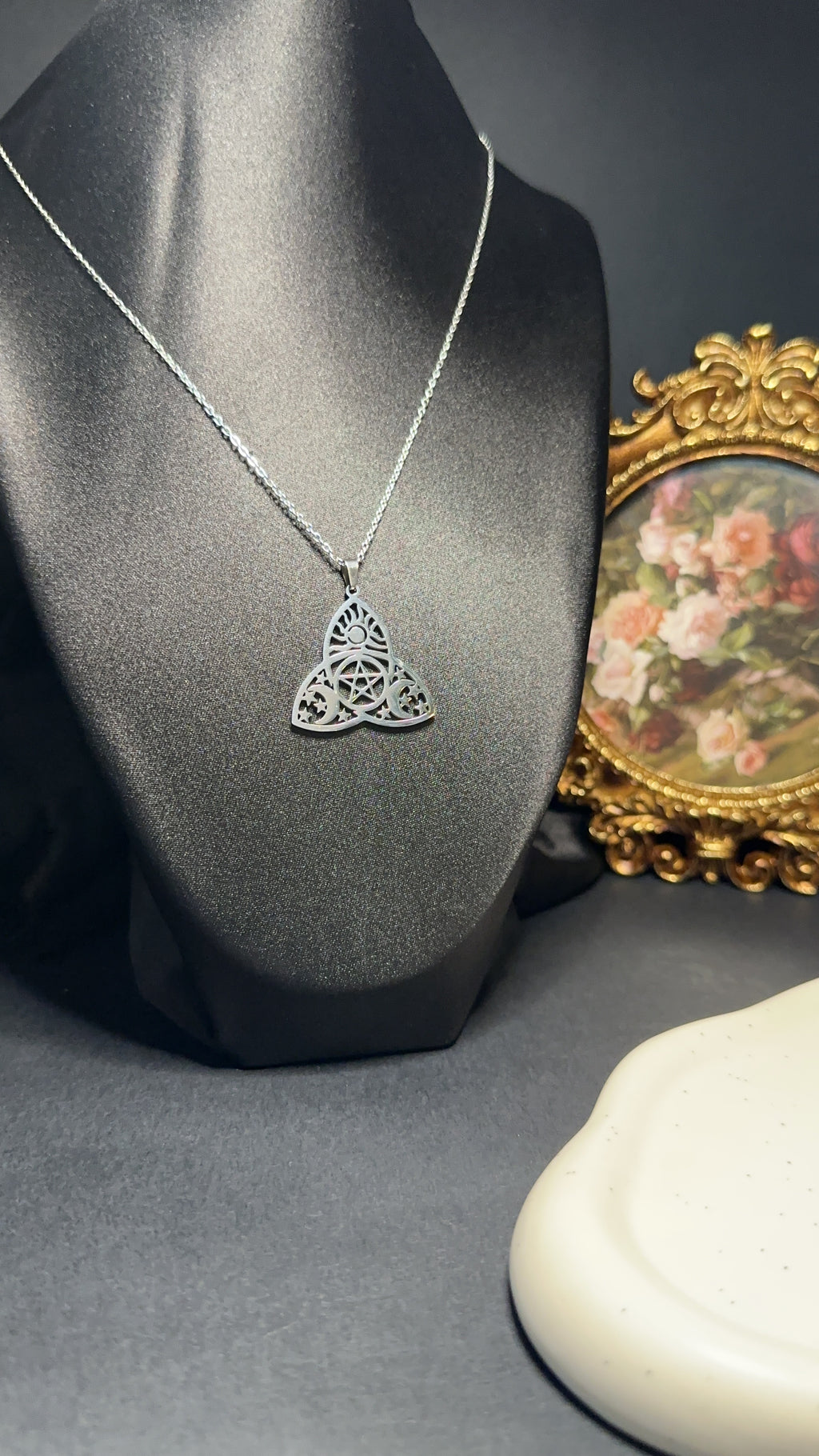 Collier Noeud de trinité