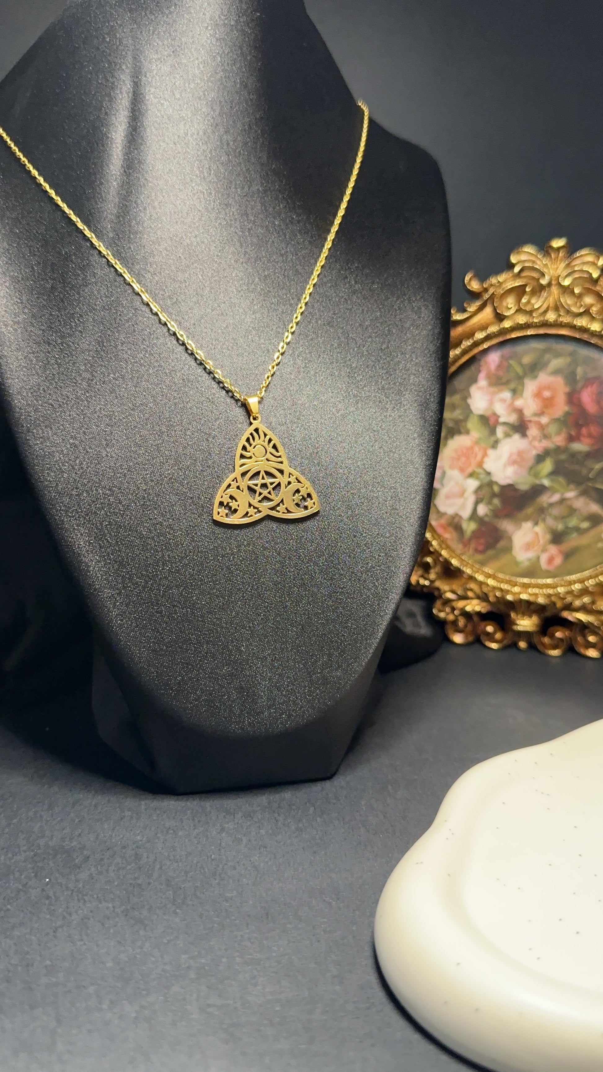 Collier Noeud de trinité