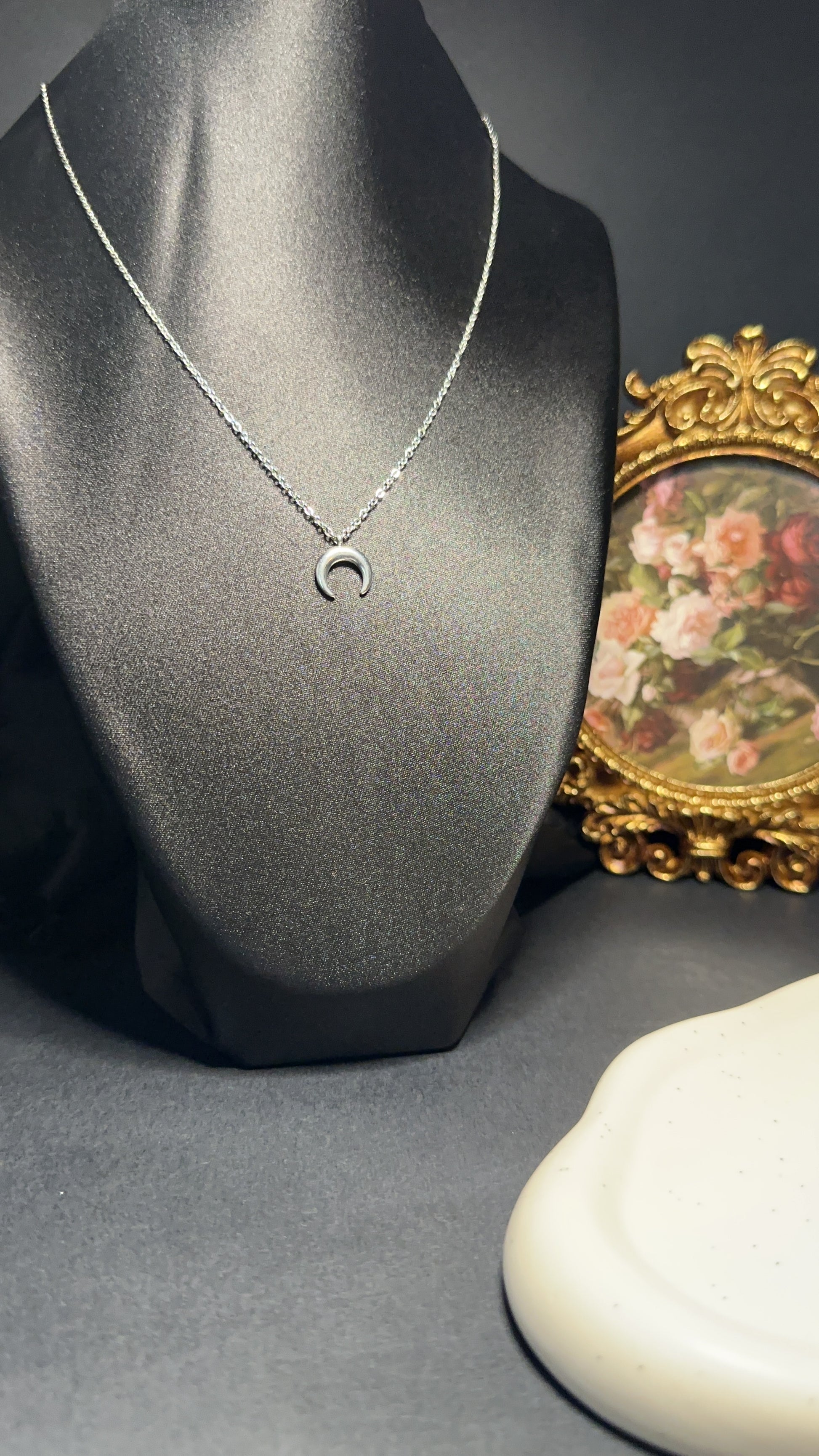 Collier la lunule - Protection & Puissance Féminine