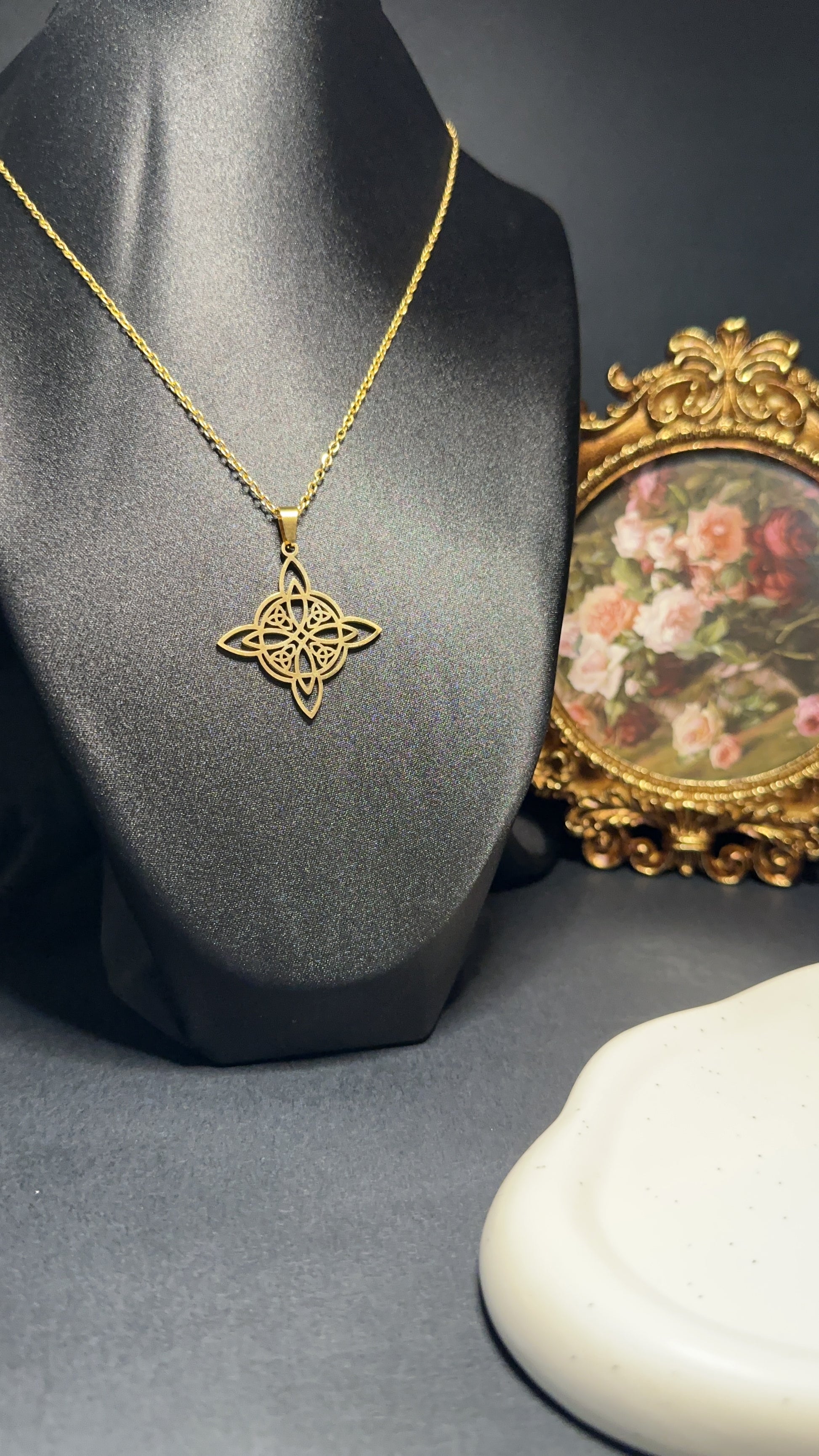 Collier noeud de sorcière doré & argenté